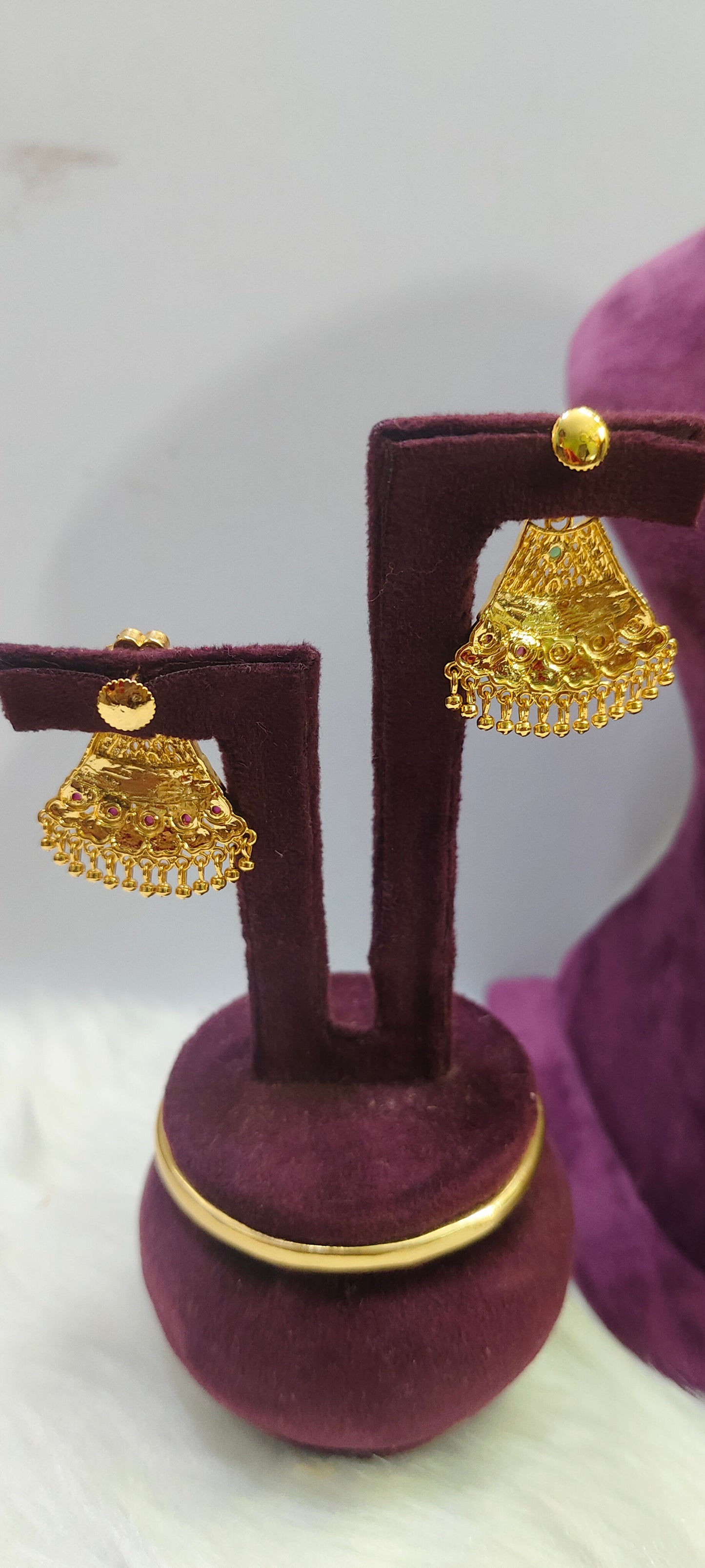 100% gold look necklace set