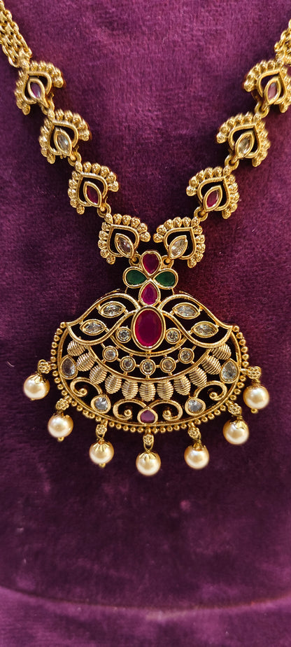 Simple pendent chain