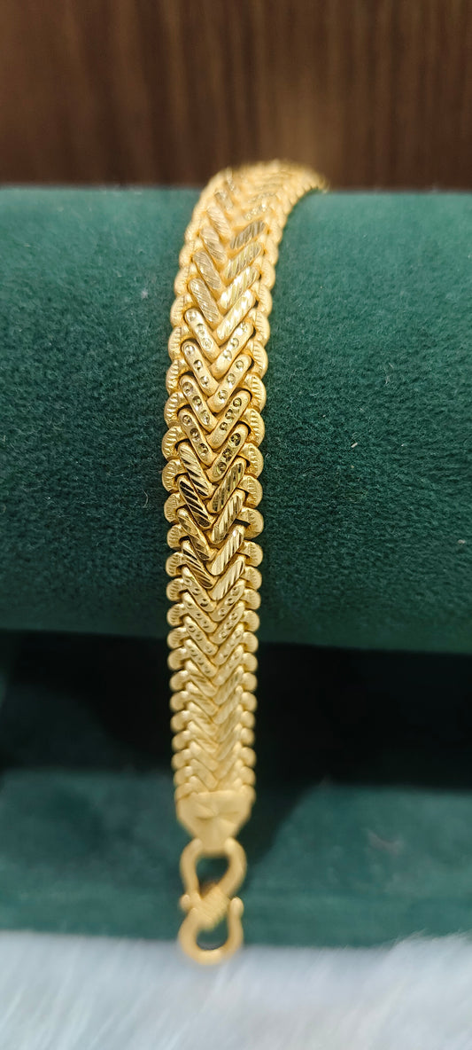 100% gold look broad mens bracelet with both sides 2 designs