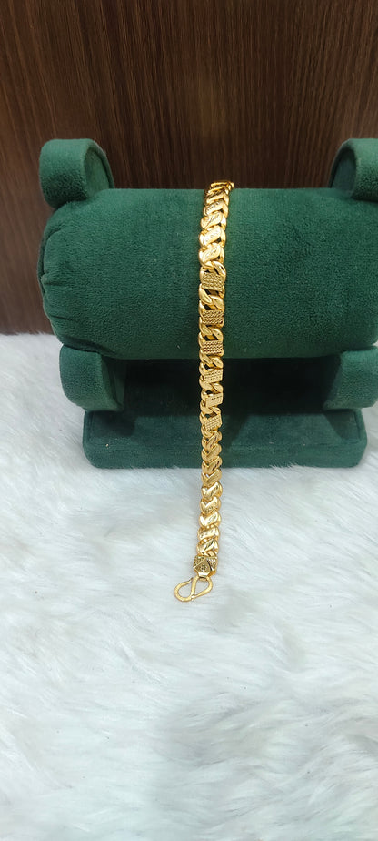 100% gold look 8" length mens bracelet