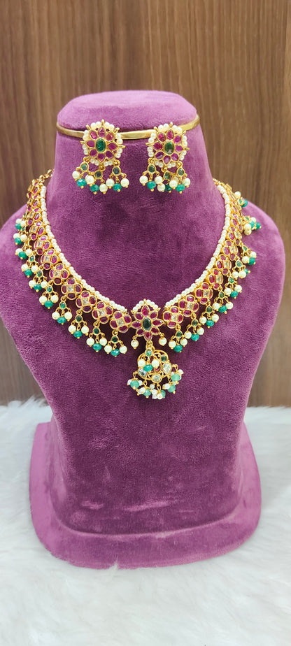 Premium pota kempu stone necklace with detachable locket