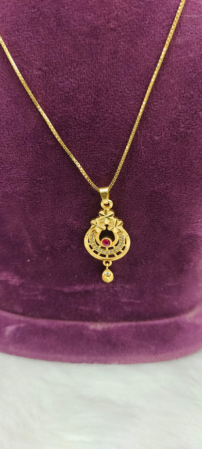 Simple gold look pendant chain with earrings