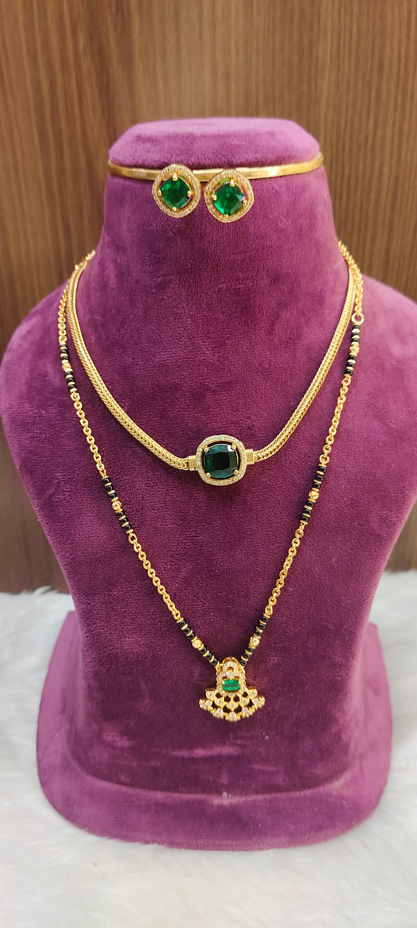 Simple necklace set with 18" length black beads combo