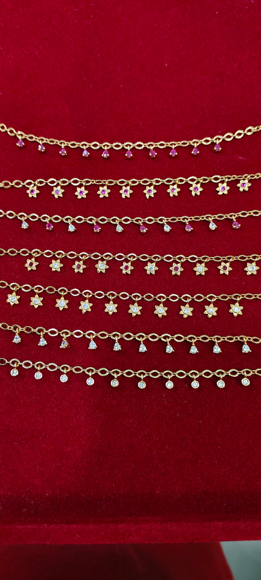 100% gold look ladies bracelet ( u Will get randomly one) don't expect same design