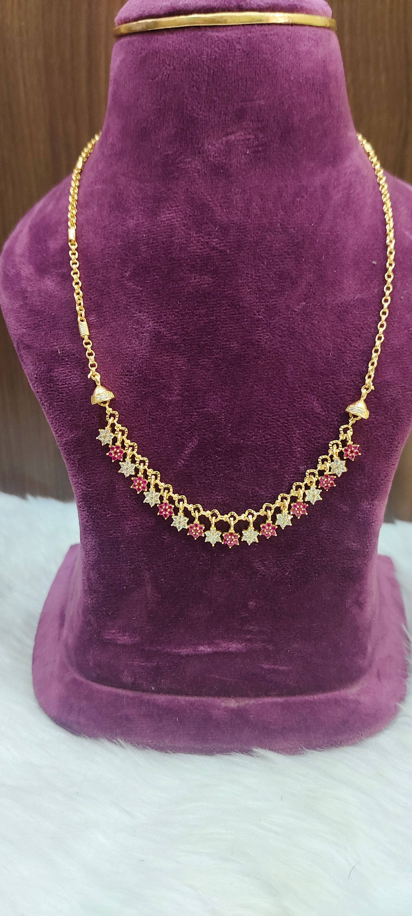 100% gold look simple necklace set