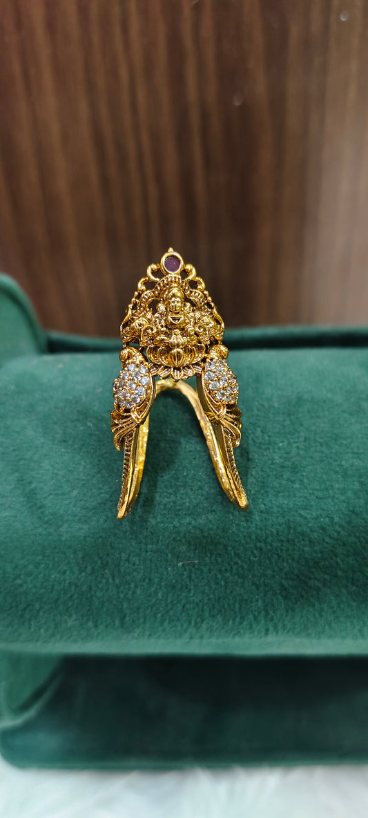Premium nakshi vanki ring