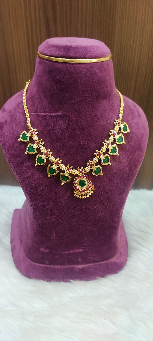 Primium micro gold plated green stone necklace (palka style)