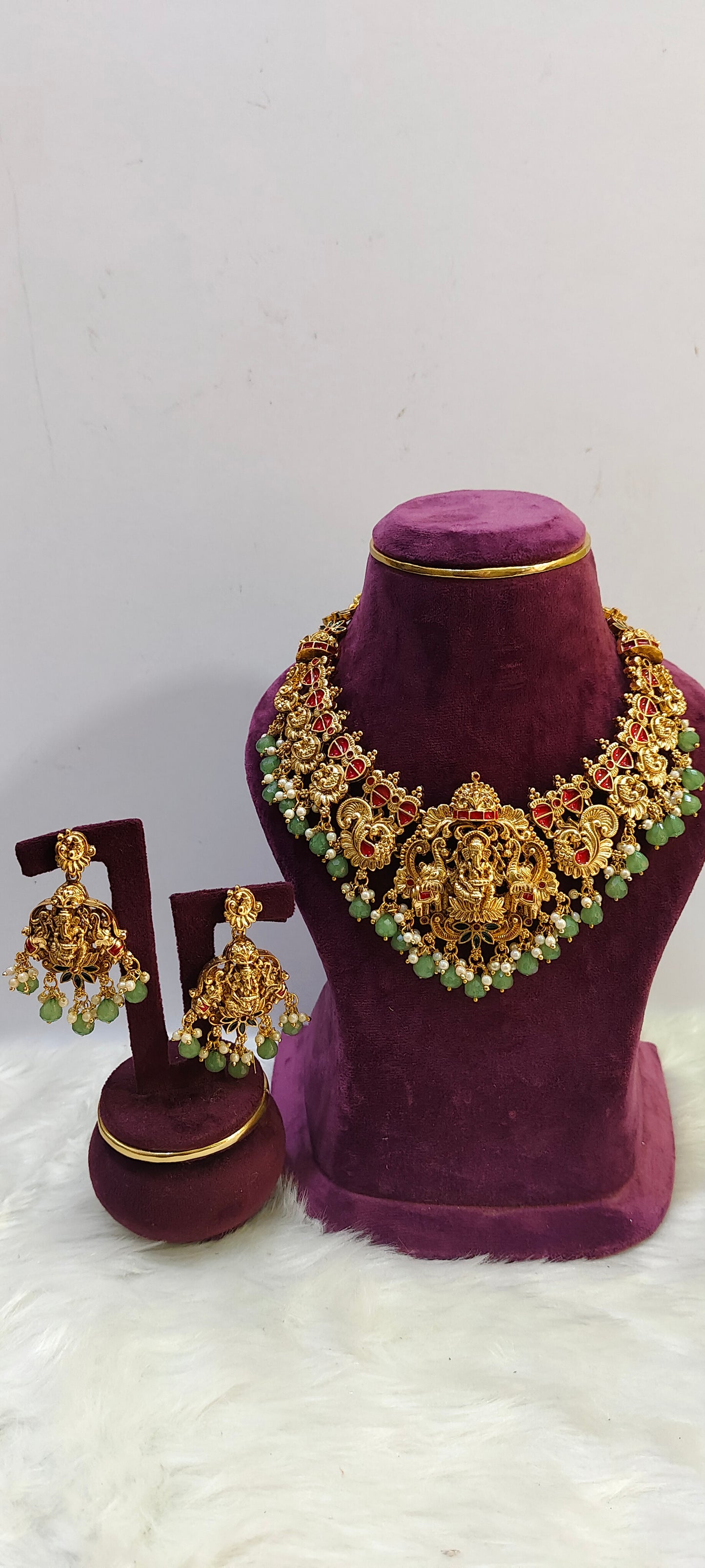 Non premium antique nakshi choker set