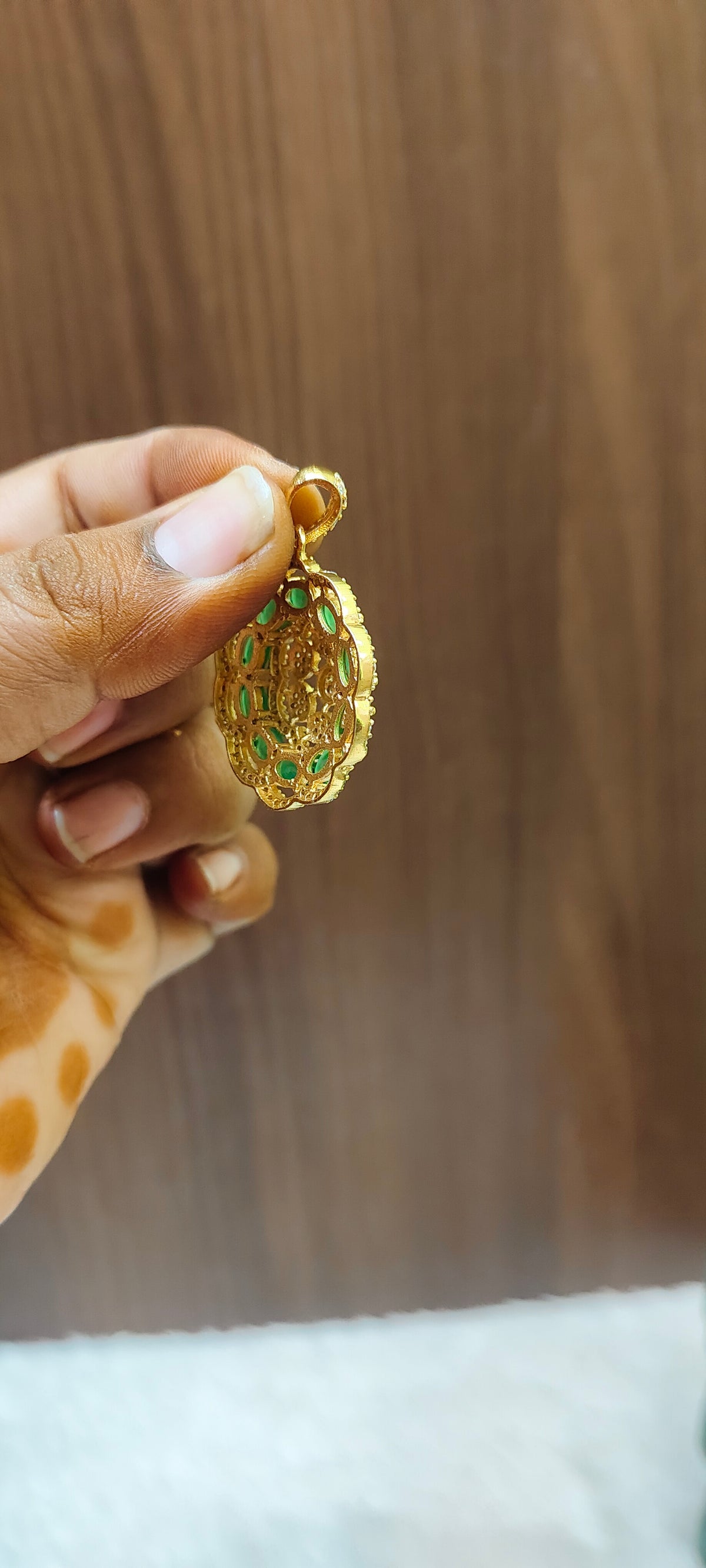 High premium quality pendant set with studs