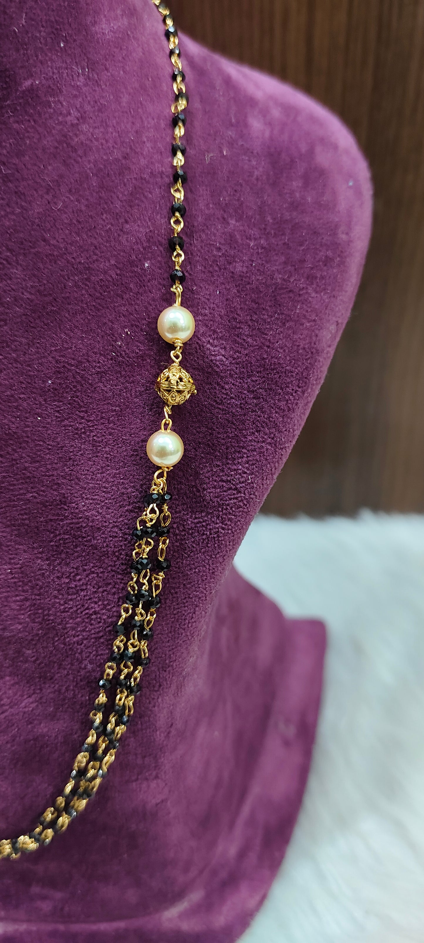 Simple and classy 3 line spinner black beads with 18" length