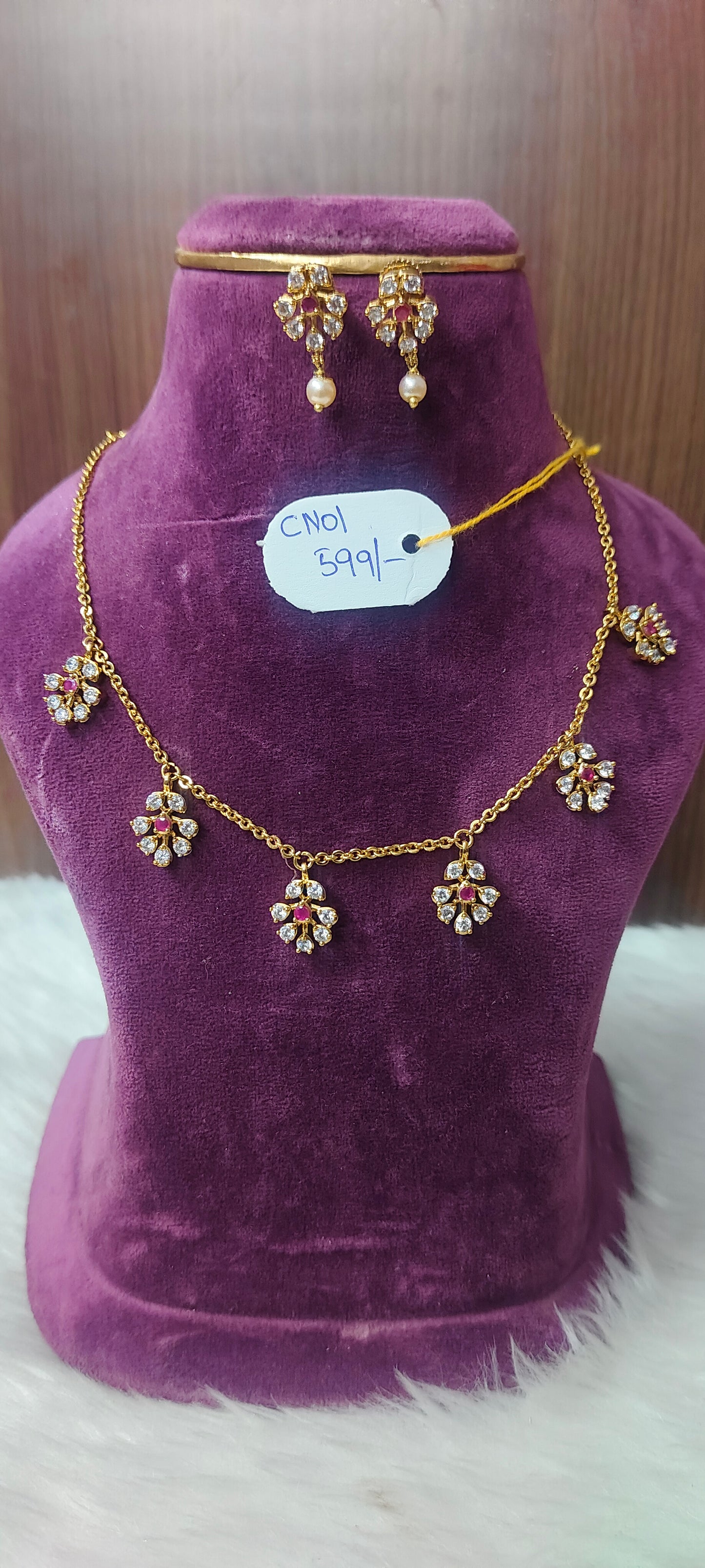 Simple and classy nakshi finish small pendant necklace