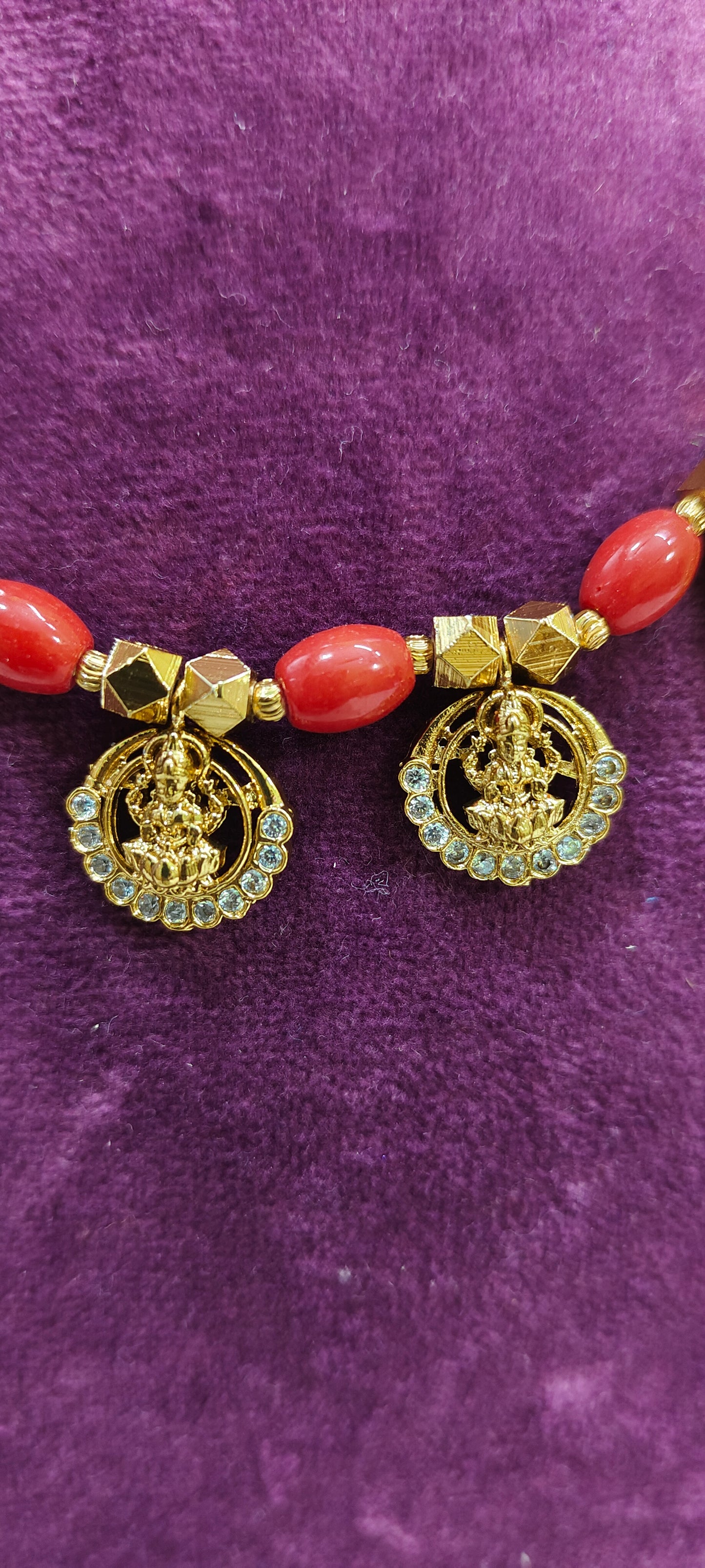 Simple coral necklace