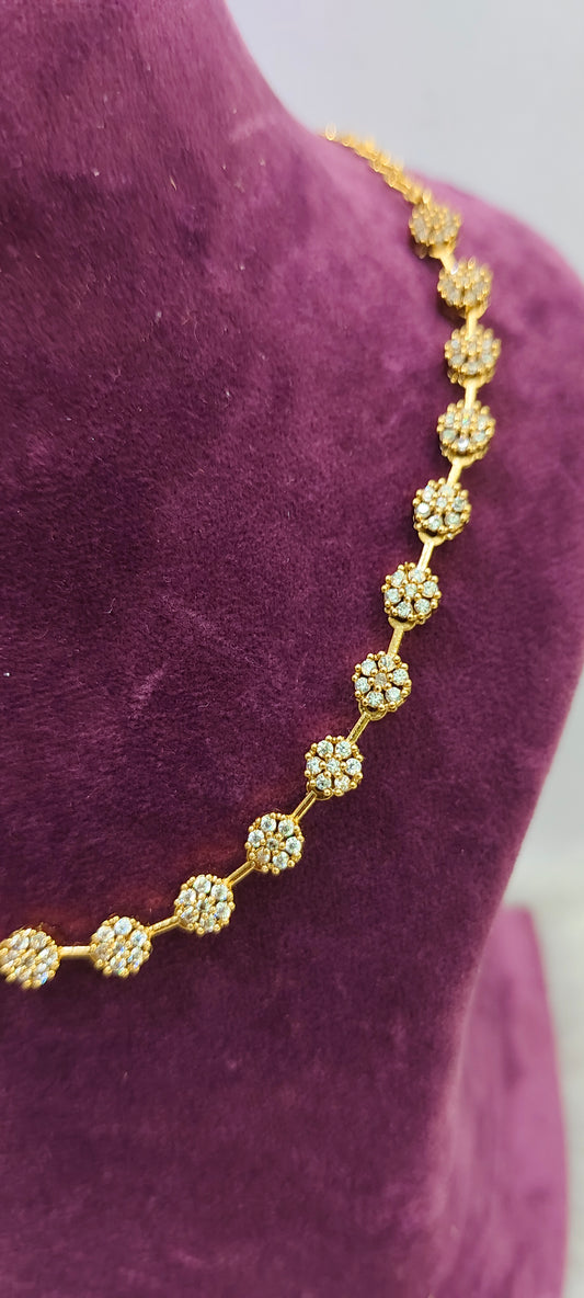 Simple dimond look necklace set