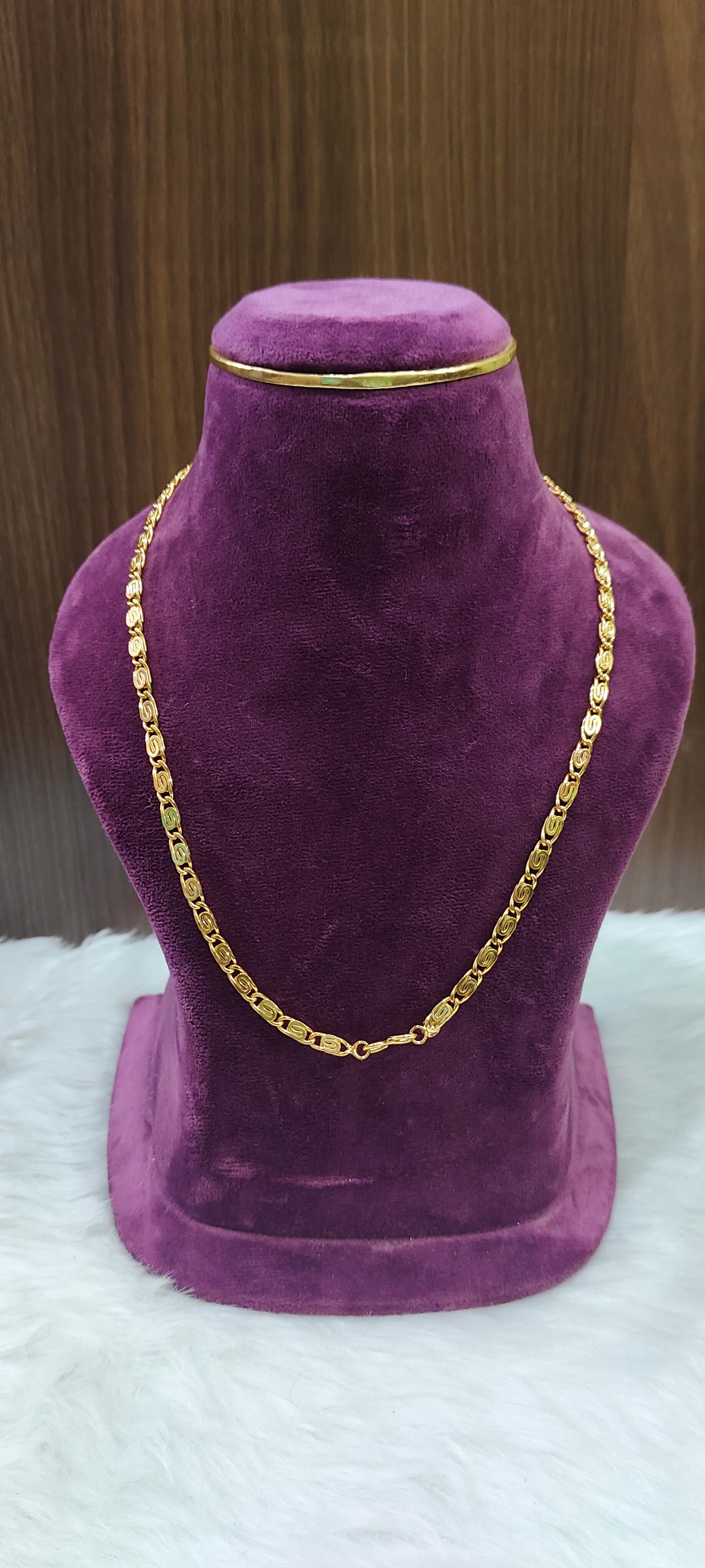 Stunning gold look 18" length mens chain