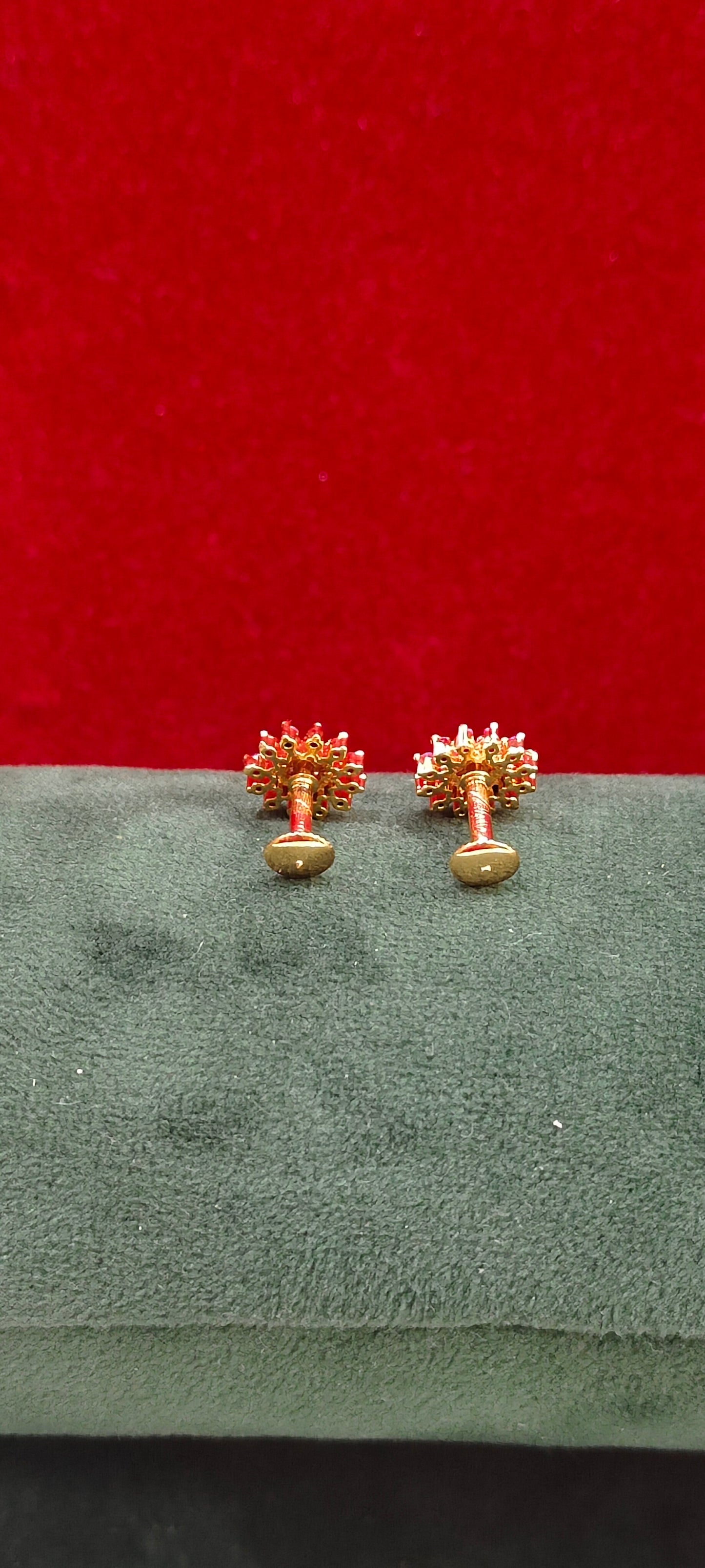 Premium micro gold daily wear dimond look studs