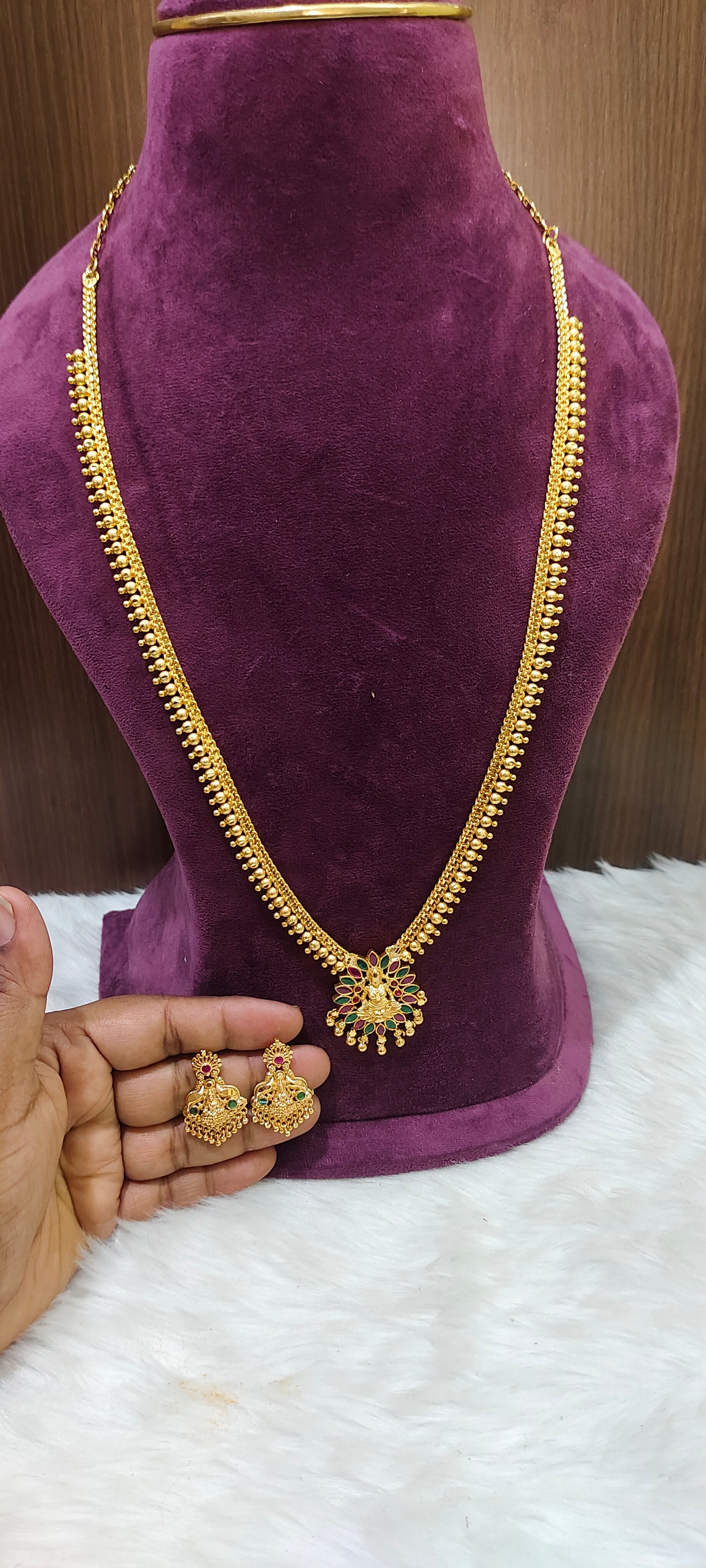 100% gold look simple long haram with earrings