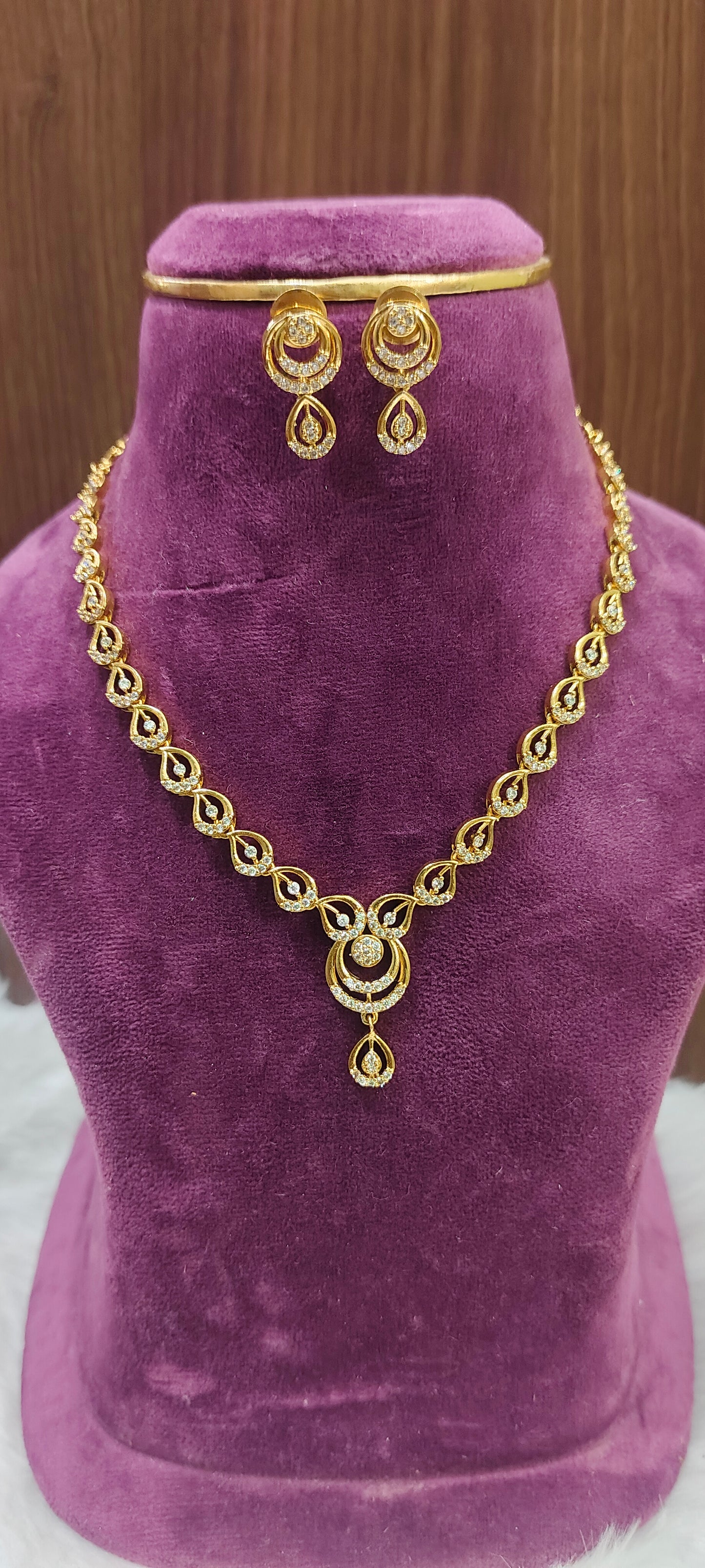Budget friendly simple and classy white stone necklace set